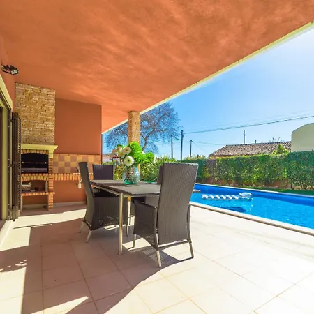 Paraiso Villa