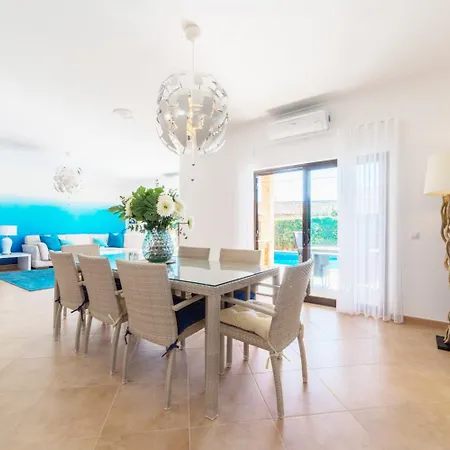 Paraiso Villa